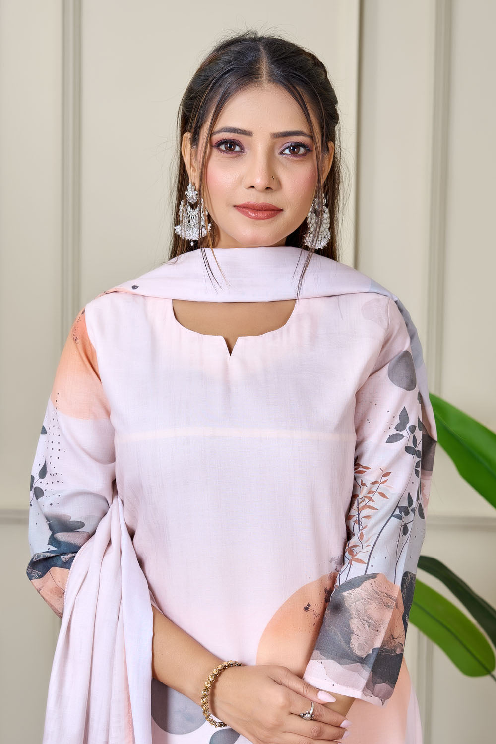 Elegant Pastel Geometric Pakistani Kurta Set with Dupatta