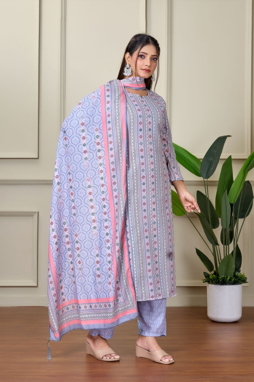 Elegant Lavender Floral Pakistani Suit Set with Dupatta