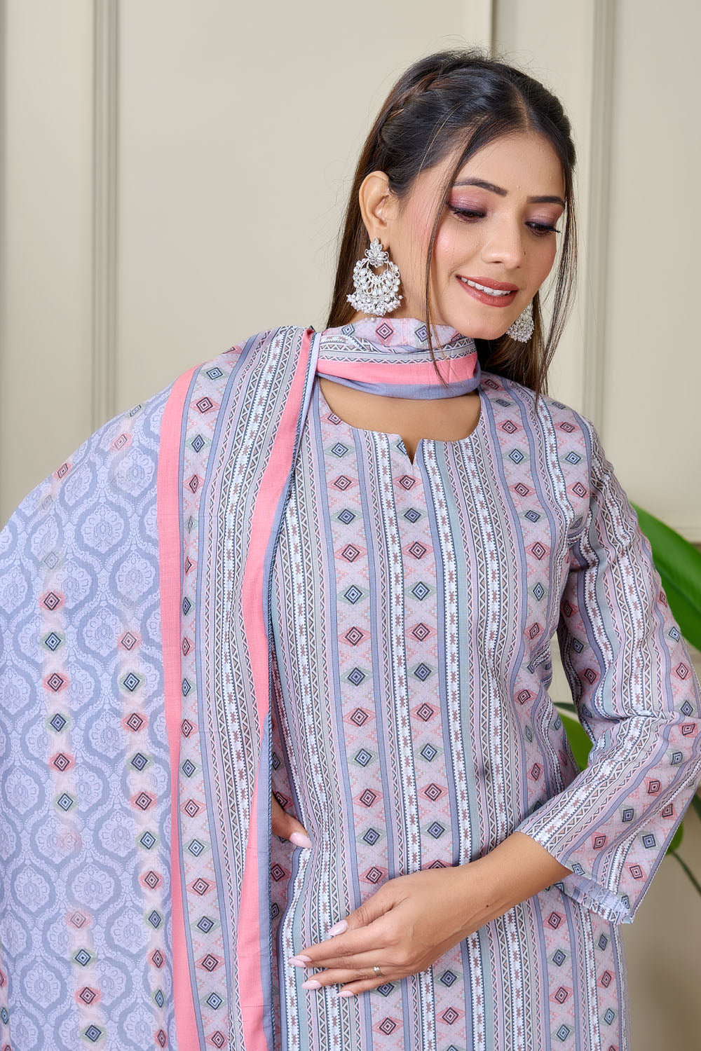 Elegant Lavender Floral Pakistani Suit Set with Dupatta